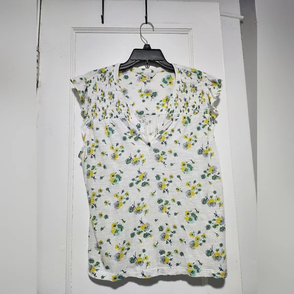 LUCKY BRAND Floral Short Sleeve Shirt Size Medium Vneck - Picture 1 of 5